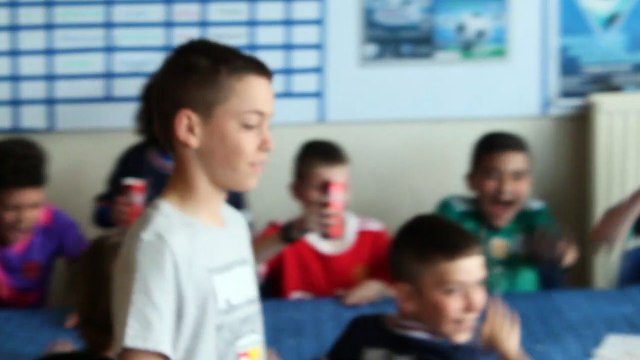 L' AS SIN FÊTE L'ANNIVERSAIRE DE YANIS PENDANT LE STAGE DE FOOT