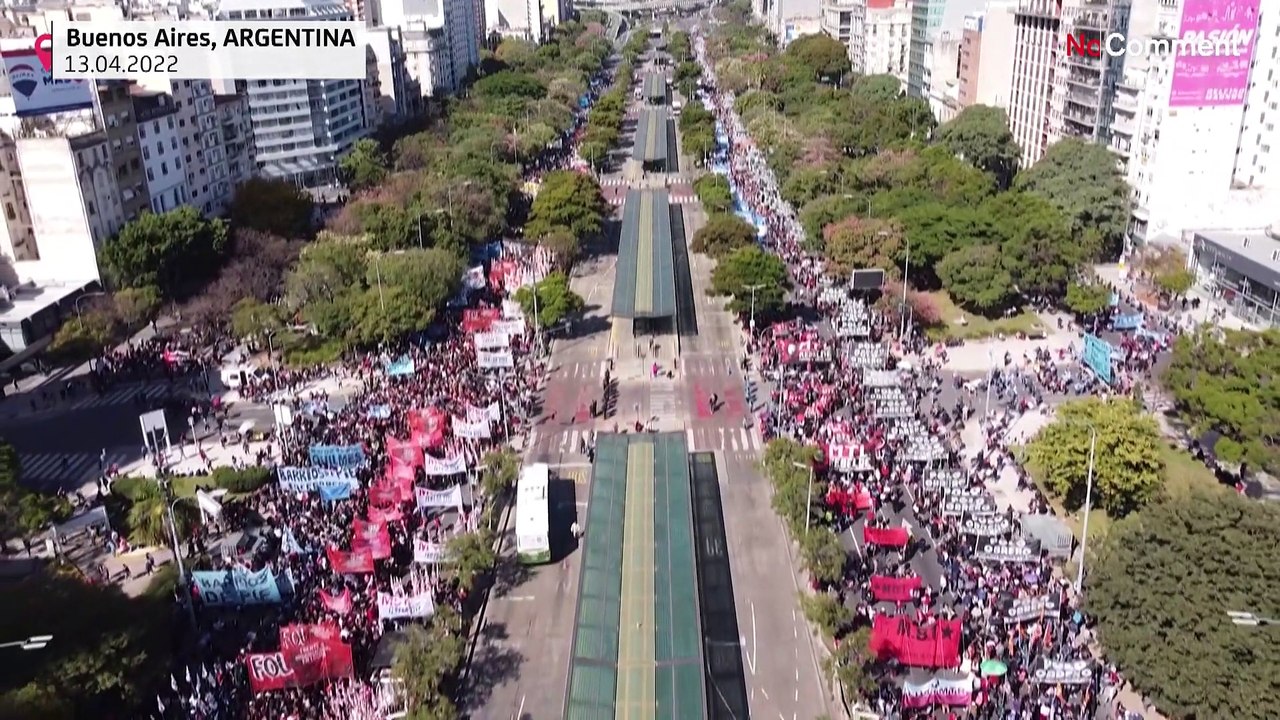 In Argentinien protestieren Tausende für mehr Arbeitsplätze