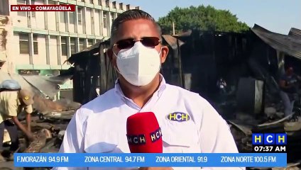 ¡Conductor por poco termina dentro de un colegio en el bulevar San Juan Bosco!