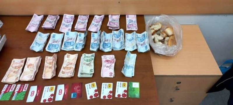 Dilencinin üzerinden servet çıktı: 26 bin 300 lira ve 2 bin TL'lik market çeki