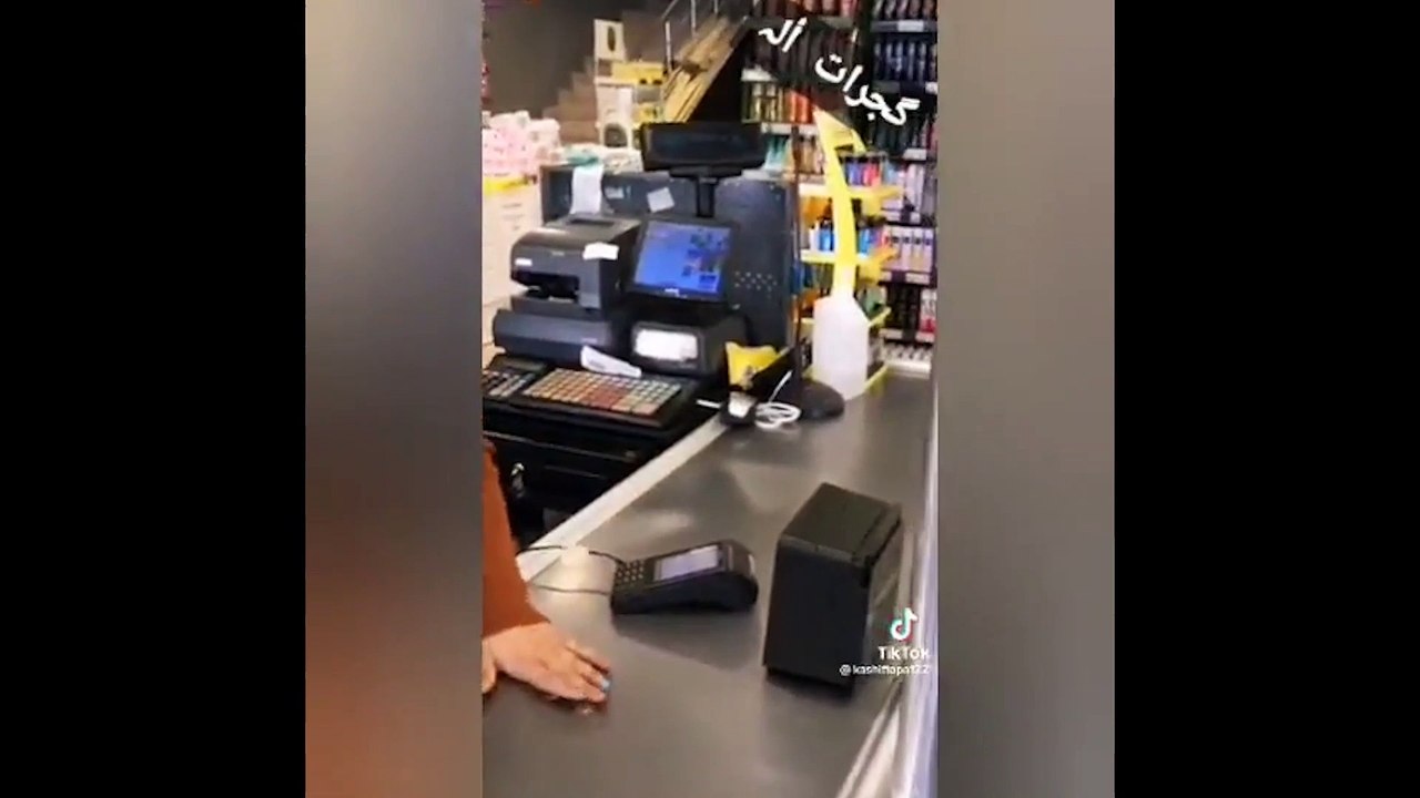 Kasiyerler dalga geçen Pakistanlı'nın videosu 'Pes' dedirtti