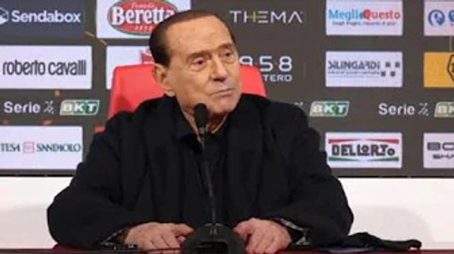 Silvio Berlusconi, la proposta ind3cente del potente dir3ttore: Si dice che ad Arcore...