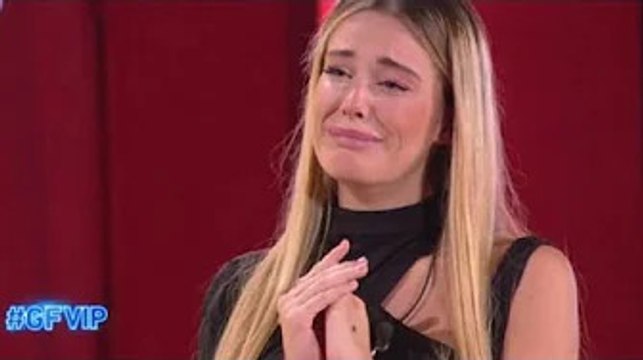 GF Vip, Sophie Codegoni in lacrime dopo un nuovo litigio con Alesssandro Basciano: Sono veramente s