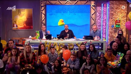 Ράδιο Αρβύλα: Έριξαν αυλαία με γενέθλια on air