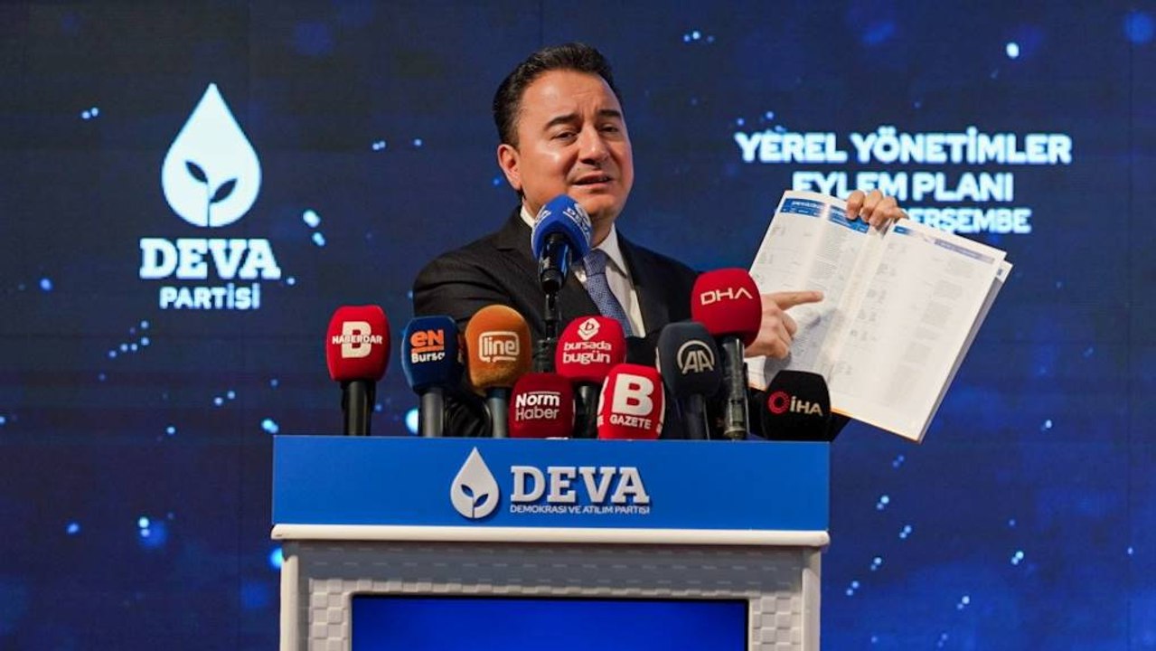 Babacan: Koskoca ülke Beştepe mahallesindeki bir odadan yönetilemez