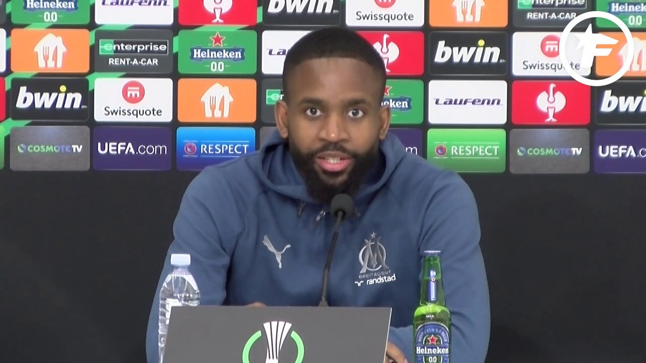 Bakambu ébahit devant Mandanda