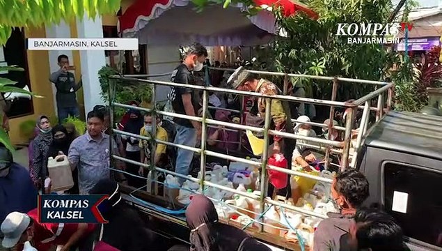 Kesulitan Masyarakat akan Minyak Goreng Masih Berlanjut, Warga Antre Bawa Jeriken Demi Migor Curah