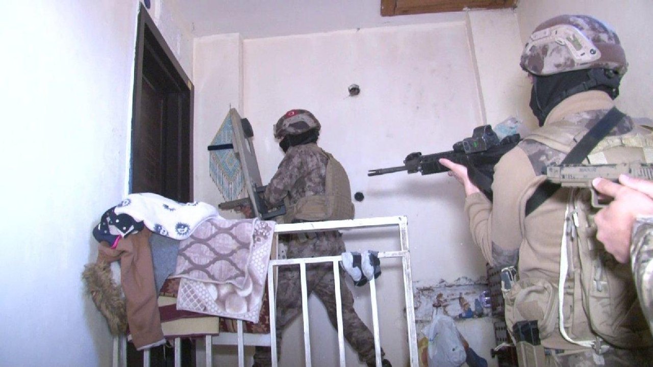 İstanbul’da sahte dolar operasyonu: Banka 180 bin dolar zarara uğradı