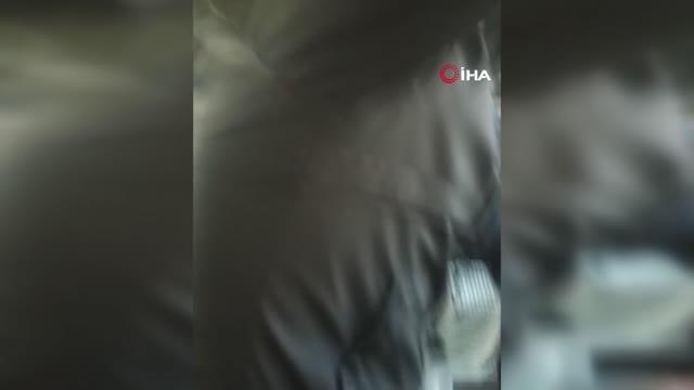 Kuş kafesi taşıdığı için fazla ücret alan minibüs şoförüne yolculardan tepki