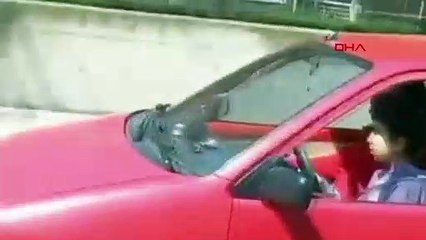 Trafikte çocuk sürücü görüntülendi