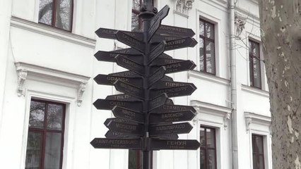 Ukraynalılar, "Kardeş Şehirler" anıtından Rus kentlerinin isimlerini kaldırıldı