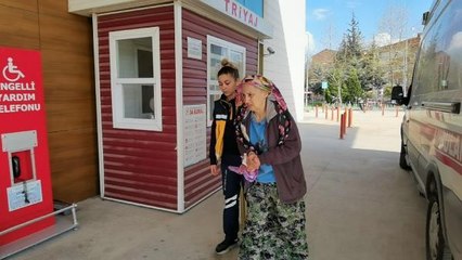 ZİHİNSEL ENGELLİ GENÇ, ANNESİNİ BIÇAKLADI