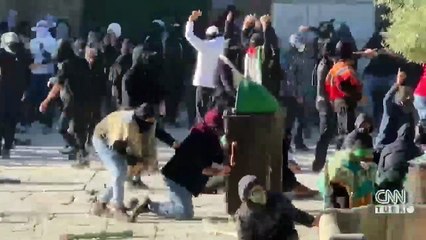 İsrail’den Mescid-i Aksa’ya baskın