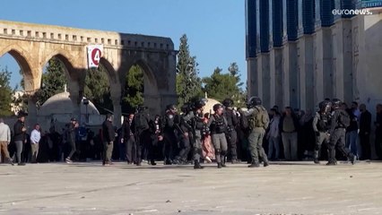 Cientos de heridos y detenidos en enfrentamientos en la Explanada de las Mezquitas