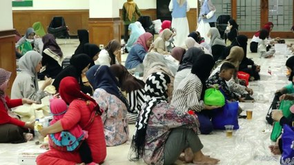 Masjid Agung Sunda Kelapa Bagikan 500 makanan berbuka puasa setiap hari