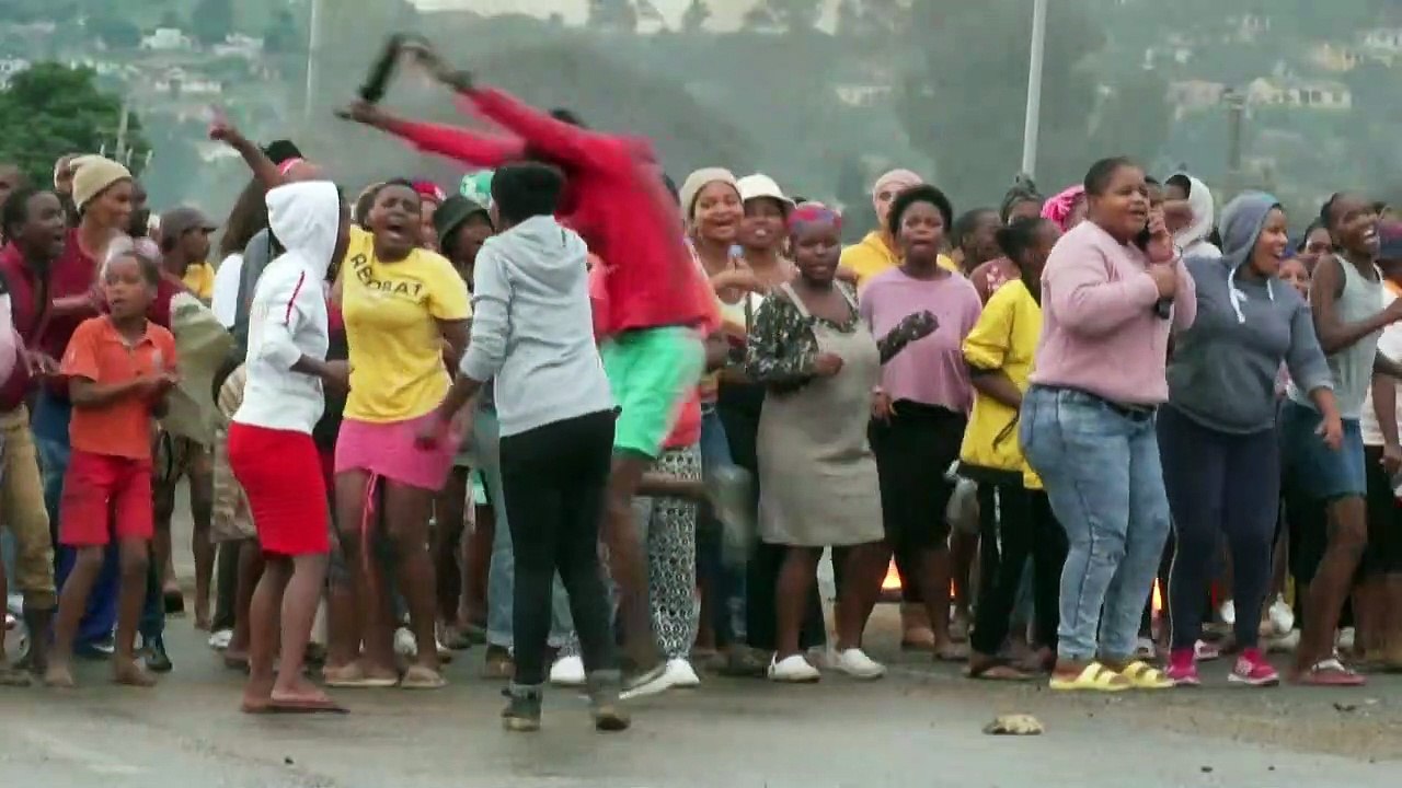Protest in Durban after flooding cuts water and power