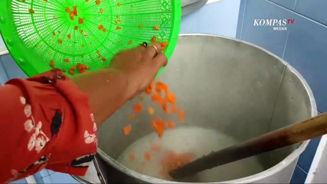 Bubur Sup Menjadi Menu Favorit Berbuka Puasa di Masjid Raya Pematangsiantar