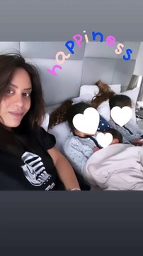 Amel Bent et ses trois enfants réunis