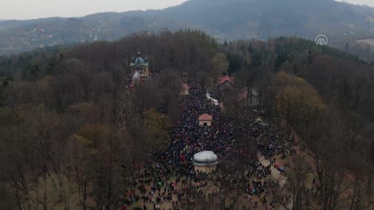 Polonya'da "Kutsal Cuma" töreni