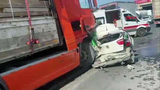 TEM’de feci zincirleme kaza! Tır önüne kattığı araçları sürükledi... Yaralılar var