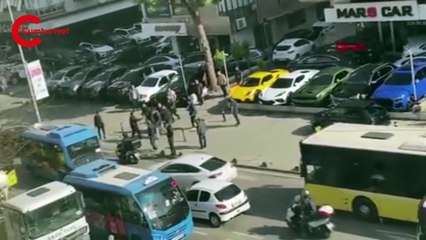 Kadıköy'de lüks araçlar arasında 'nakliyeciler' ile 'galericiler' kavgası