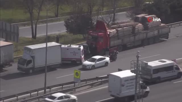 Son dakika haber: Avcılar TEM otoyolunda Edirne İstikametinde zincirleme trafik kazası