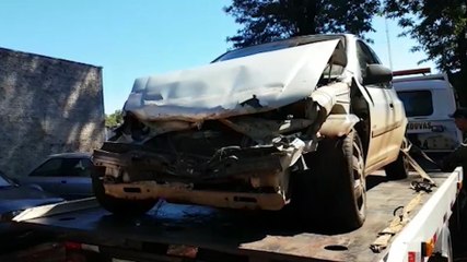 Ladrão furta veículo, sofre acidente na BR-277 e proprietário encontra carro batido