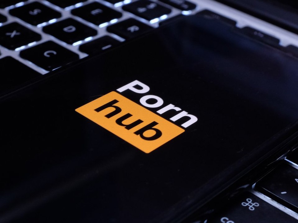 Sexfilme statt corona-zahlen: ministerium verlinkt auf pornoseite