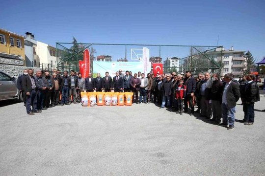 Konya'da üreticilere yüzde 75'i hibe destekli yağlık ayçiçek tohumu dağıtıldı