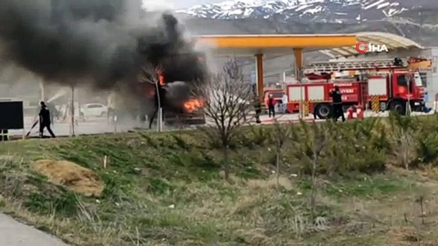 Akaryakıt istasyonunda korku dolu anlar! Alev alev yandı