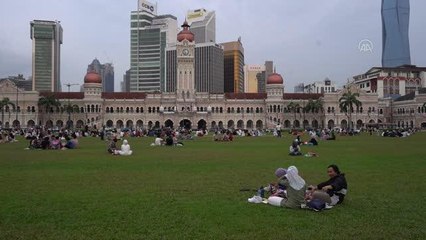KUALA LUMPUR - Malezya'da iki yılın ardından "sosyal mesafesiz" ramazan