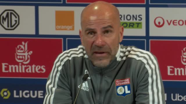 OL - Bosz: Il faut être réaliste plutôt que romantique