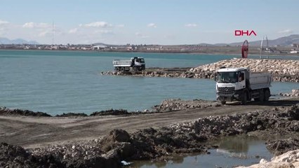BAKAN KURUM VAN'DA TOPLU AÇILIŞ YAPIP, YENİ KONUTLAR İÇİN MÜJDE VERDİ