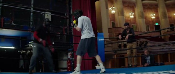 Sparring EXTRAIT "Mise de gants"