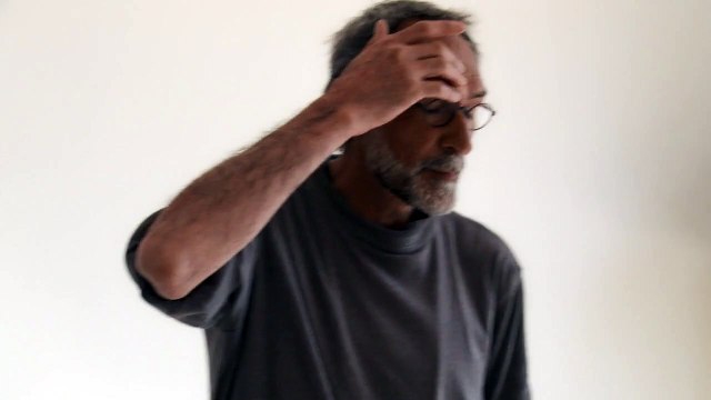 Après l'ombre EXTRAIT Toucher, être touché