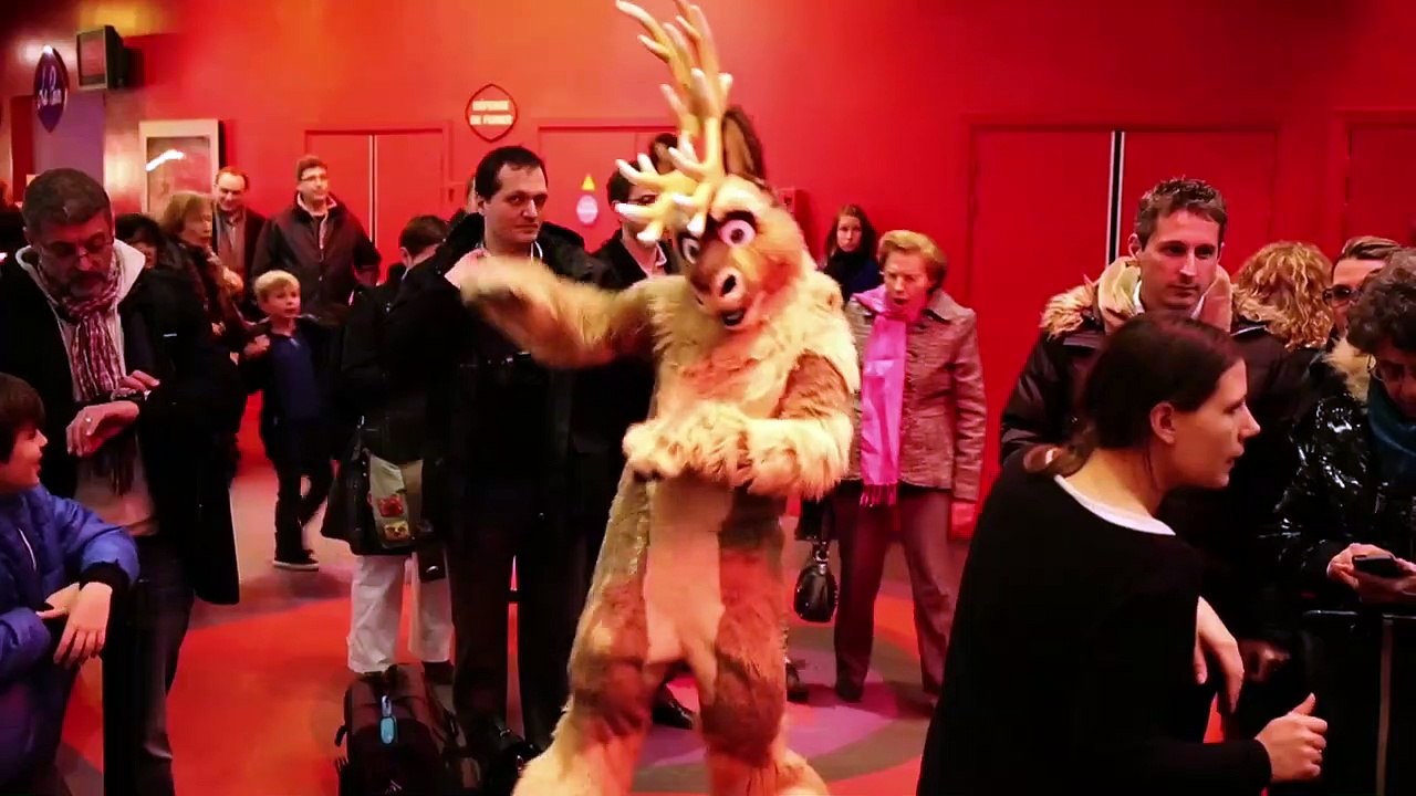 Babysitting - REPORTAGE "Avant première"