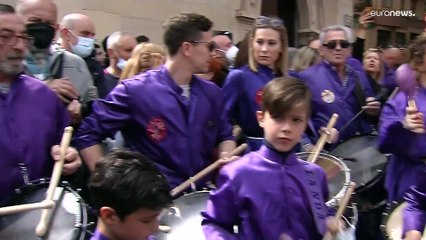 España | Cientos de tambores suenan al unísono en la Rompida de la Hora de Calanda