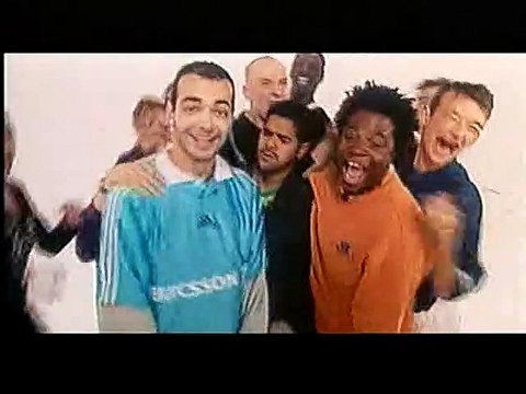 Le ciel, les oiseaux et... ta mère ! Bande-annonce VF