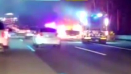 경부고속도로 목천 나들목 6t 화물차 화재 / YTN