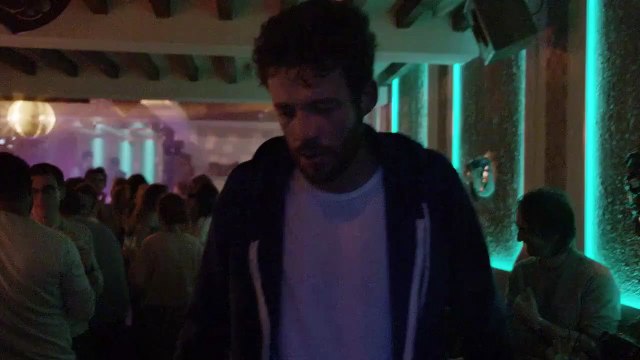 Sous le volcan : un clip réalisé par Guillaume Gouix