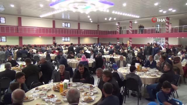 3 bin rakımlı Mereto Dağı eteğinde 2 bin kişilik iftar sofrası