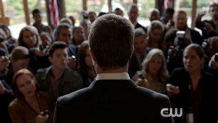 Arrow - saison 6 - épisode 2 Extrait VO "Bruce Wayne"
