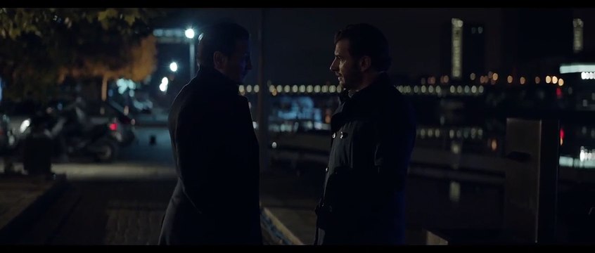 Carbone EXTRAIT L'étau se resserre