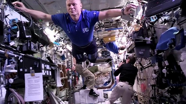 16 levers de soleil Bande-annonce VF