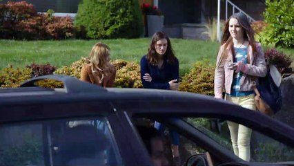 Girls Only - EXTRAIT VF "Les robes pour la soirée"