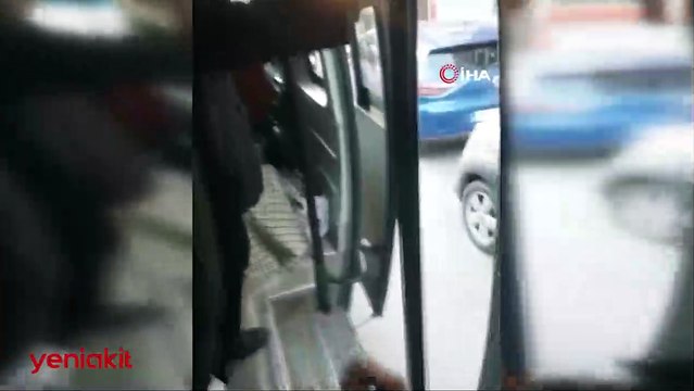 Minibüs şoföründen 'pes' dedirten hareket! Kuş kafesi taşıdığı için öğrenciden fazla ücret aldı