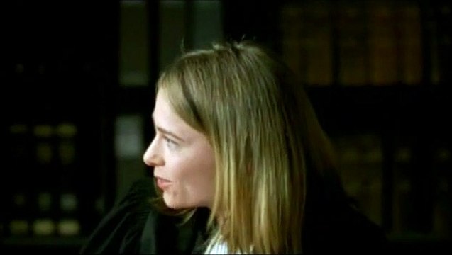 Toutes les filles sont folles Teaser (2) VF