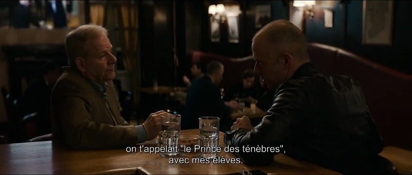 Adults in the Room EXTRAIT VO L'outsider