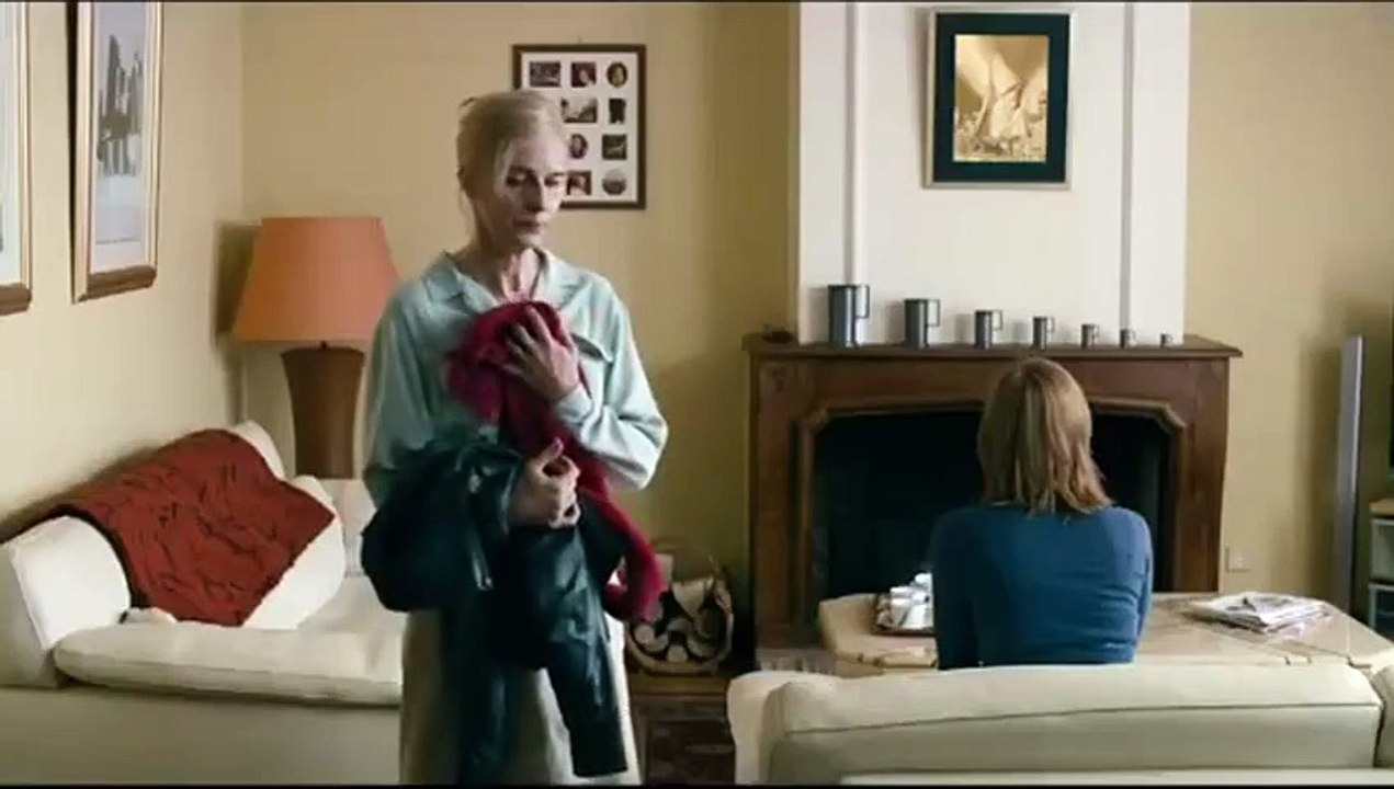 Elle ne pleure pas, elle chante Bande-annonce VF