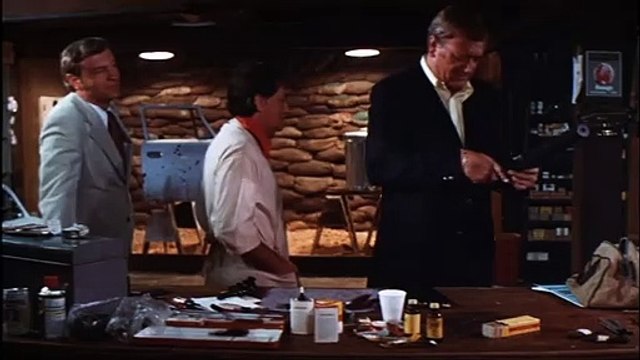 Un silencieux au bout du canon Bande-annonce VO